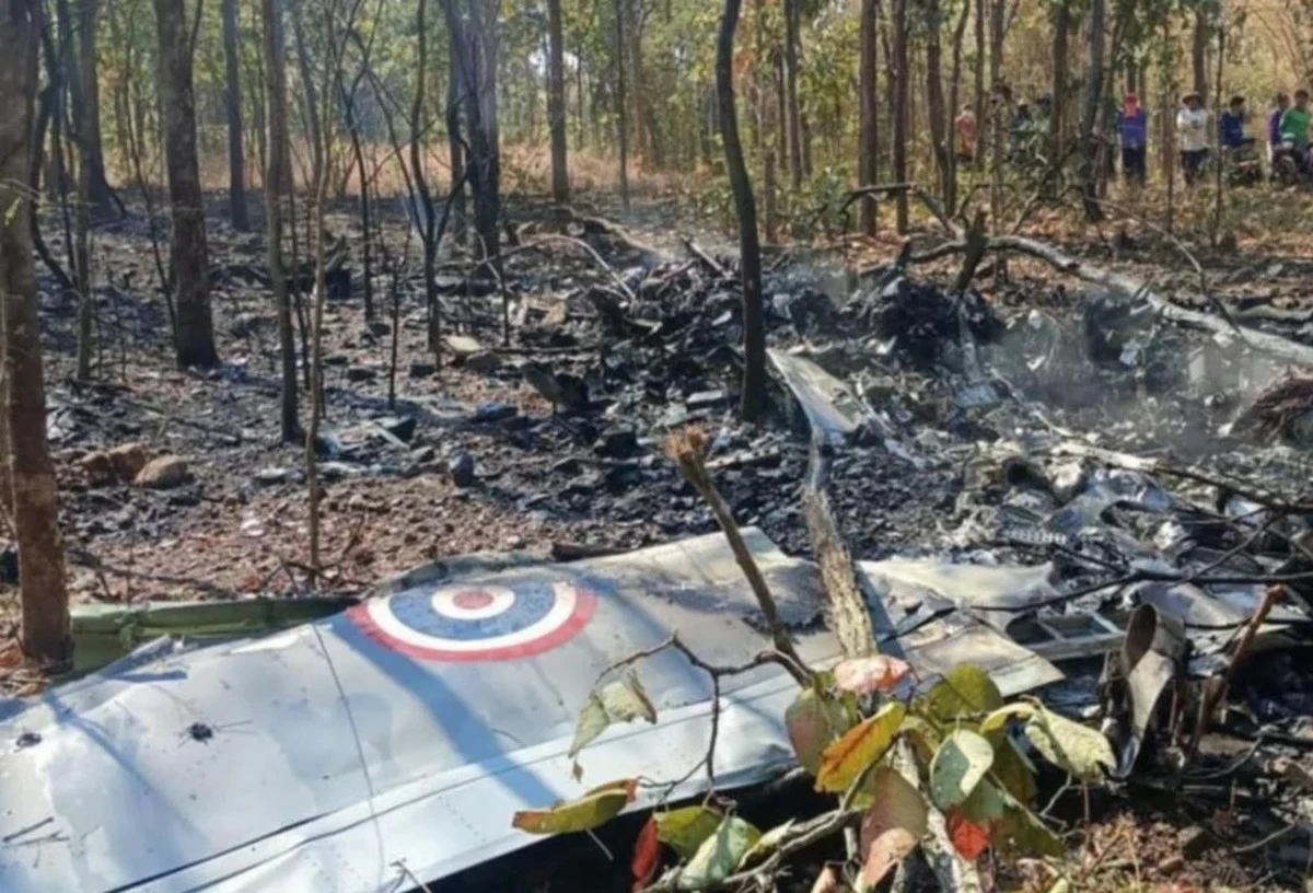 2 pilots killed in Thailand military trainer aircraft crash