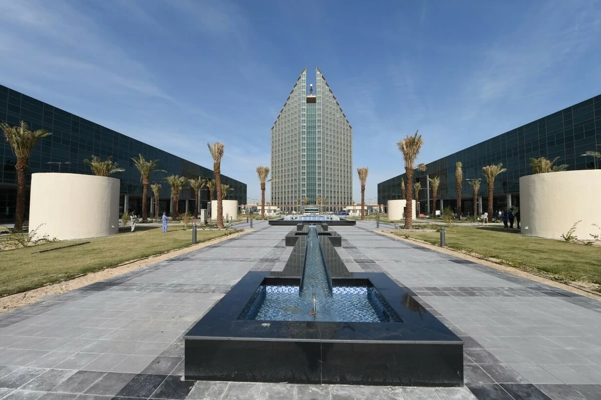 Deadlines set for graduates