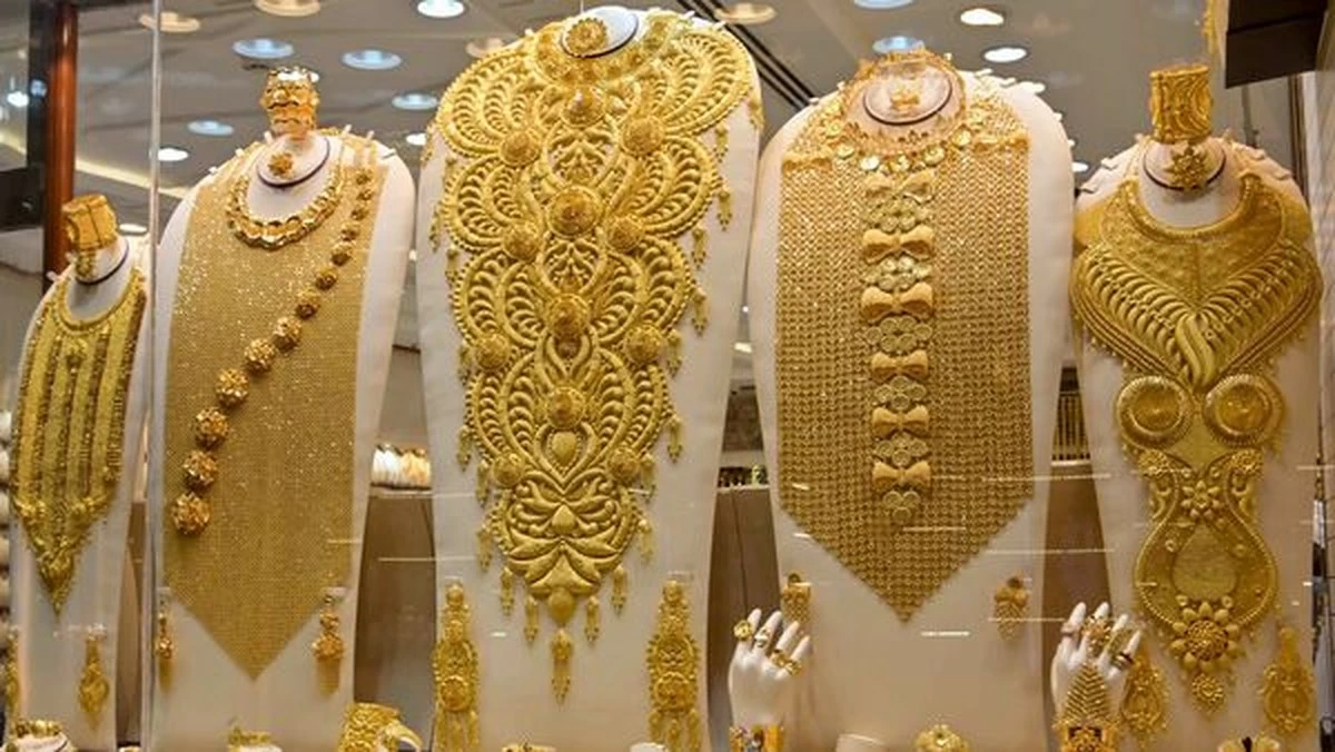 Gold prices in Kuwait drop sharply after record highs