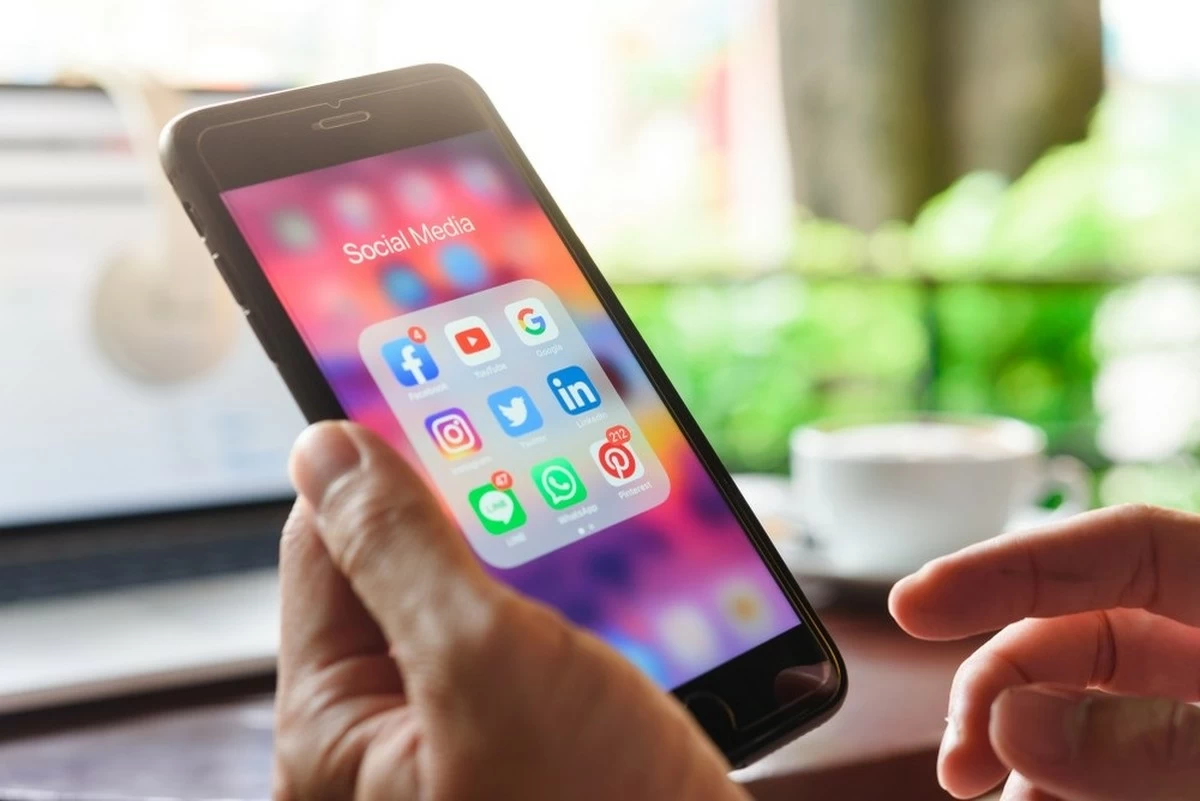 Spain considers social media ban for under-16s