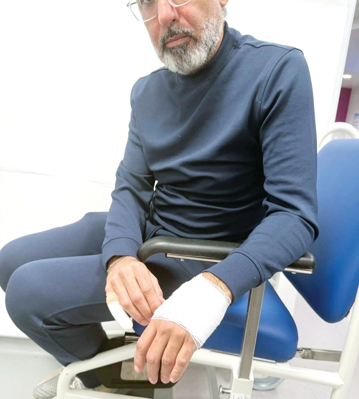 Al-Hasawi survives a knife attack at his London residence