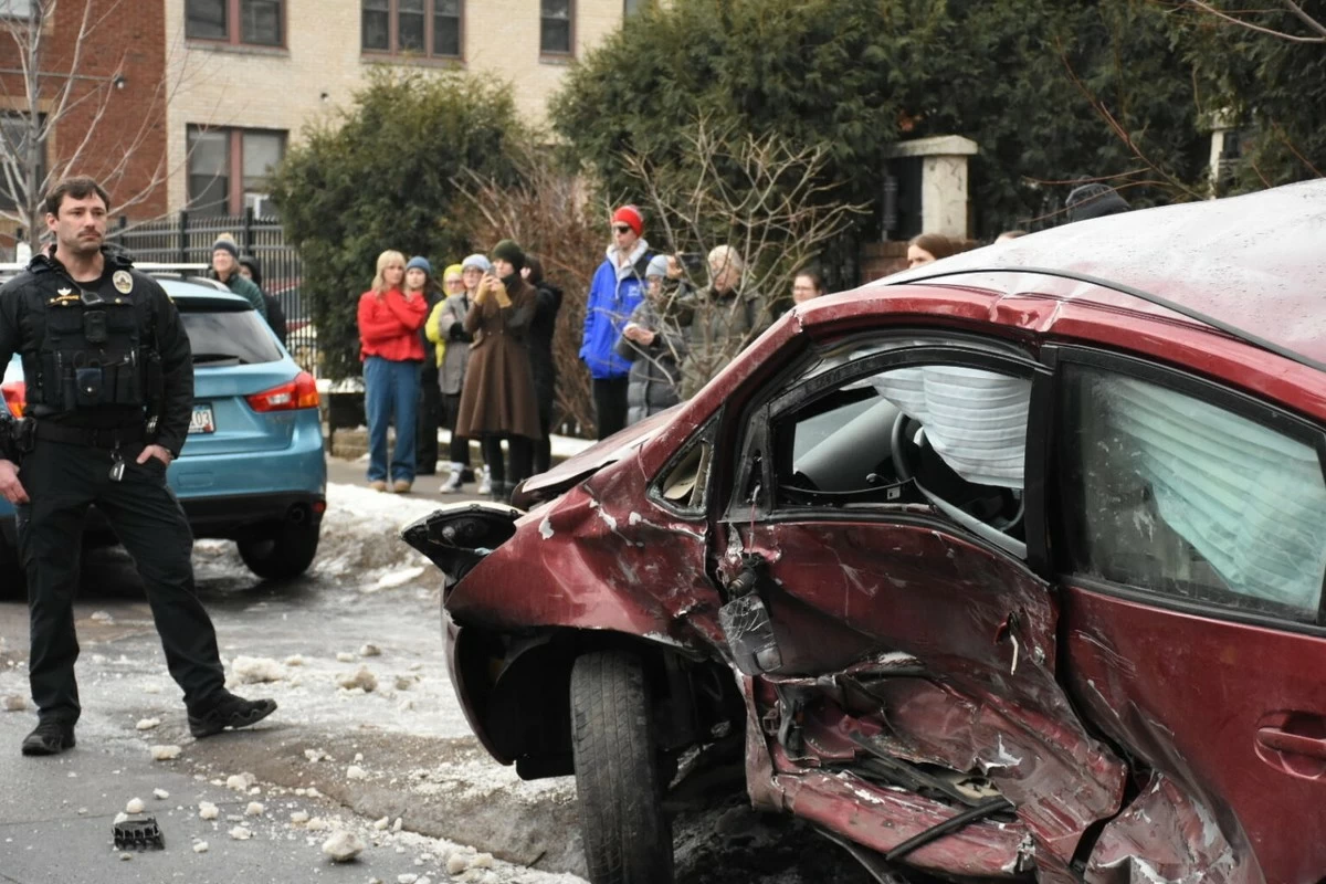 US immigration operation ends in multi-car crash in Minnesota