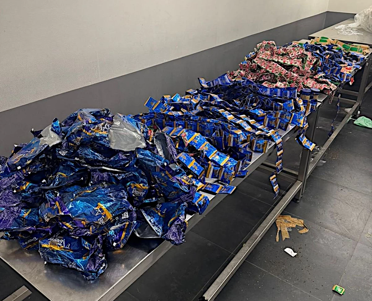 13kg Chewing Tobacco Seized from Indian Passenger at Kuwait Airport T4