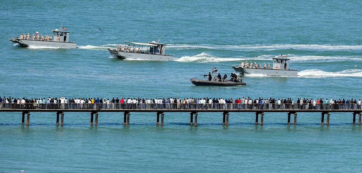 Air and Naval Displays Thrill Crowds in 65th National Day, 35th Liberation Day Festivities