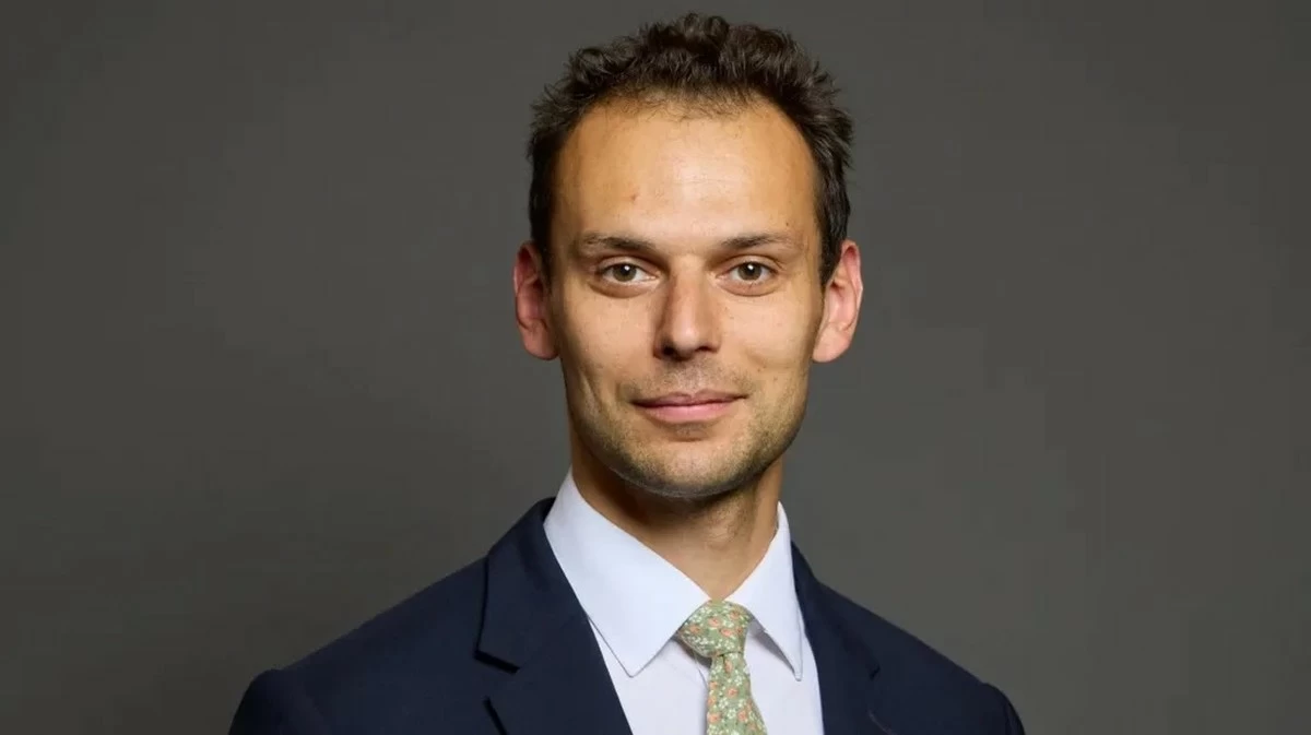 British Cabinet Office minister resigns over think tank controversy