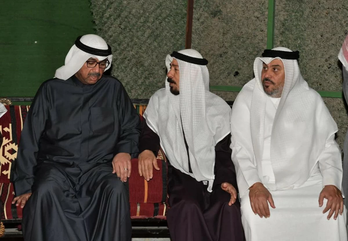 Kuwait&rsquo;s Defense Minister Visits Families of Military Martyrs