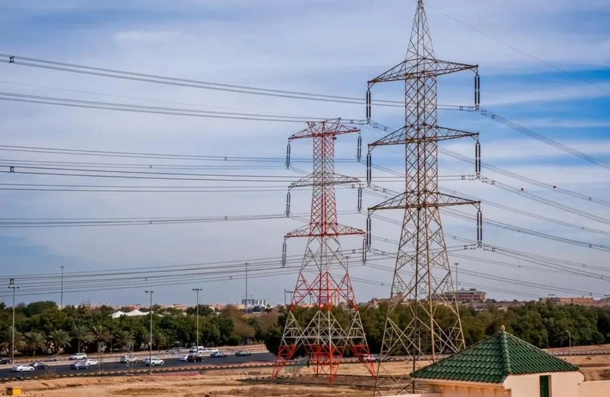 Power Restored to Two Transmission Lines in Southern Kuwait