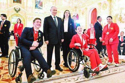 Chinese dominance expected amid boycotts over the Russian flag