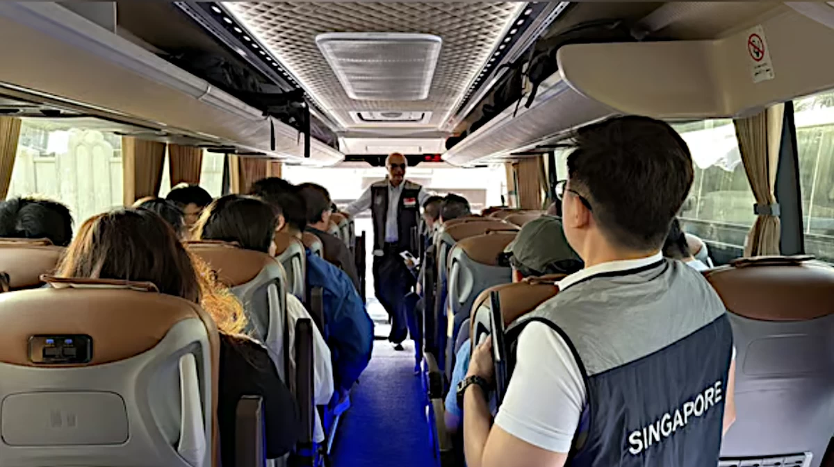 Singaporeans Leave UAE for Muscat Under Embassy Supervision