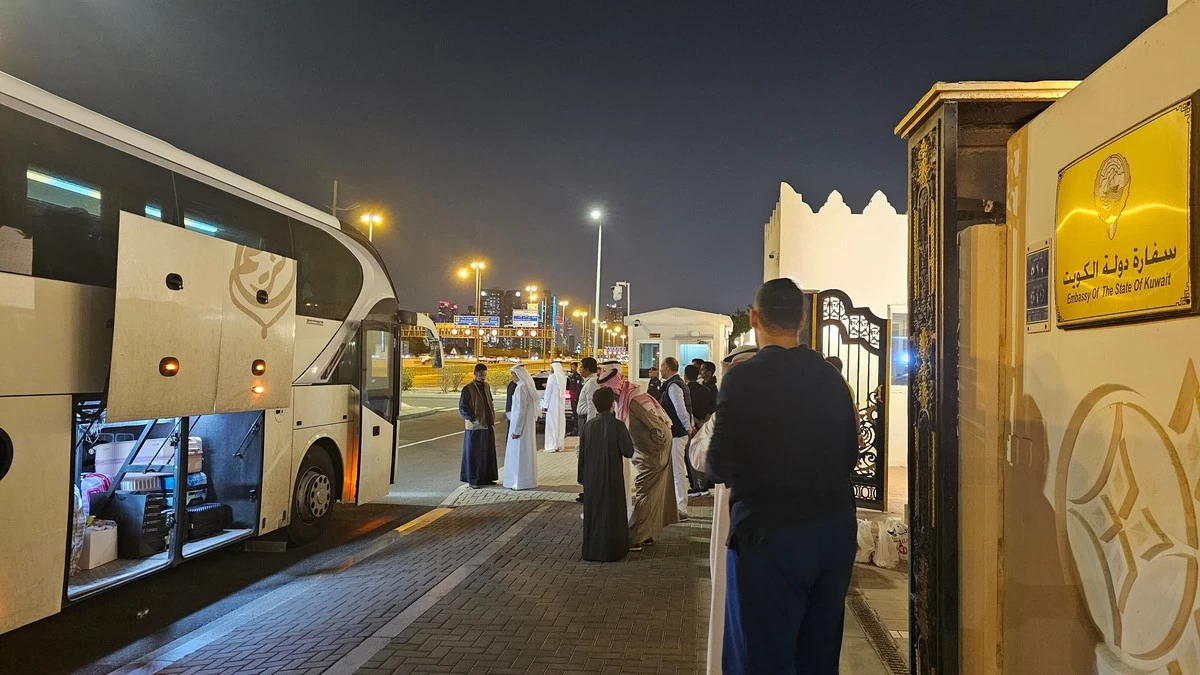Kuwait Arranges Land Exit for Citizens Stranded in Qatar