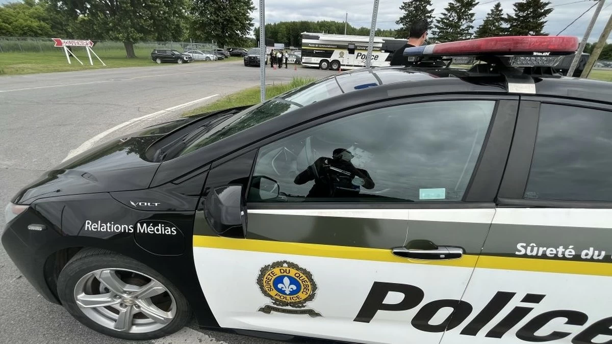 1 dead, 17 injured in school bus accident in Canada's Quebec