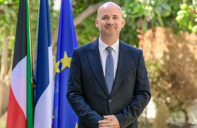 French Embassy assists citizens leaving Kuwait - 50 begin exit