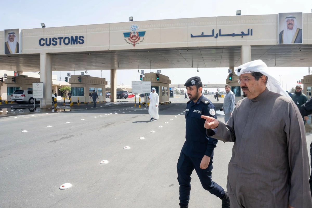 Kuwait Prime Minister Reviews Operations at Nuwaiseeb Crossing