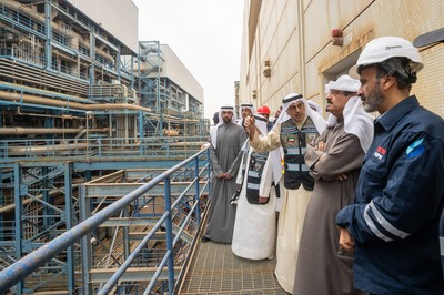 Kuwait PM conducts inspection tour of Subiya power and water distillation station