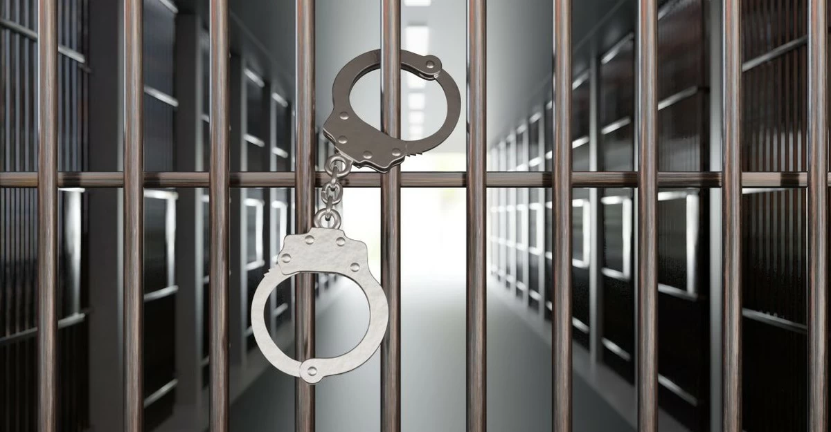 2 years' jail for company employees in cash fraud