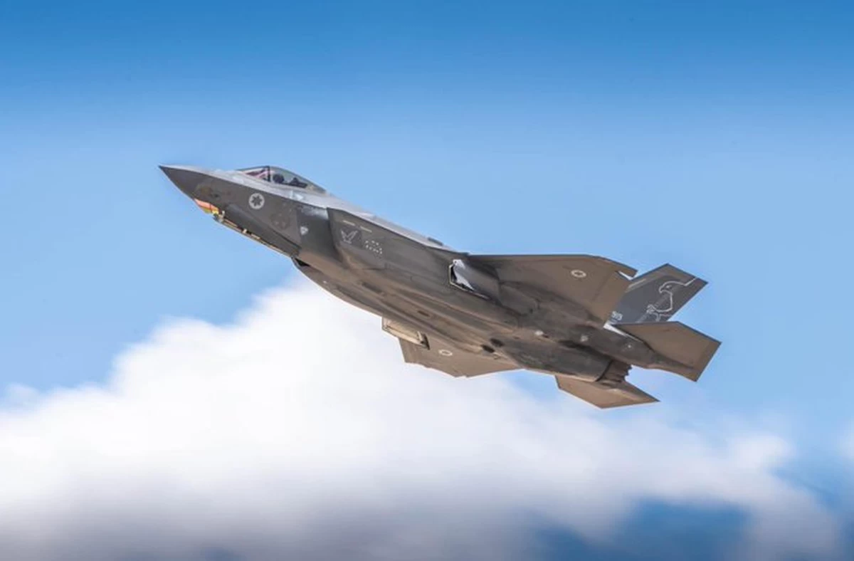 F-35 jet is forced to make an emergency landing