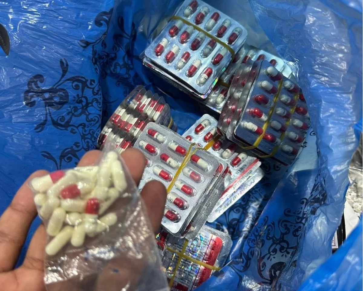 Traveler Caught with 1,391 Pills at Kuwait-Saudi Al-Salmi Border