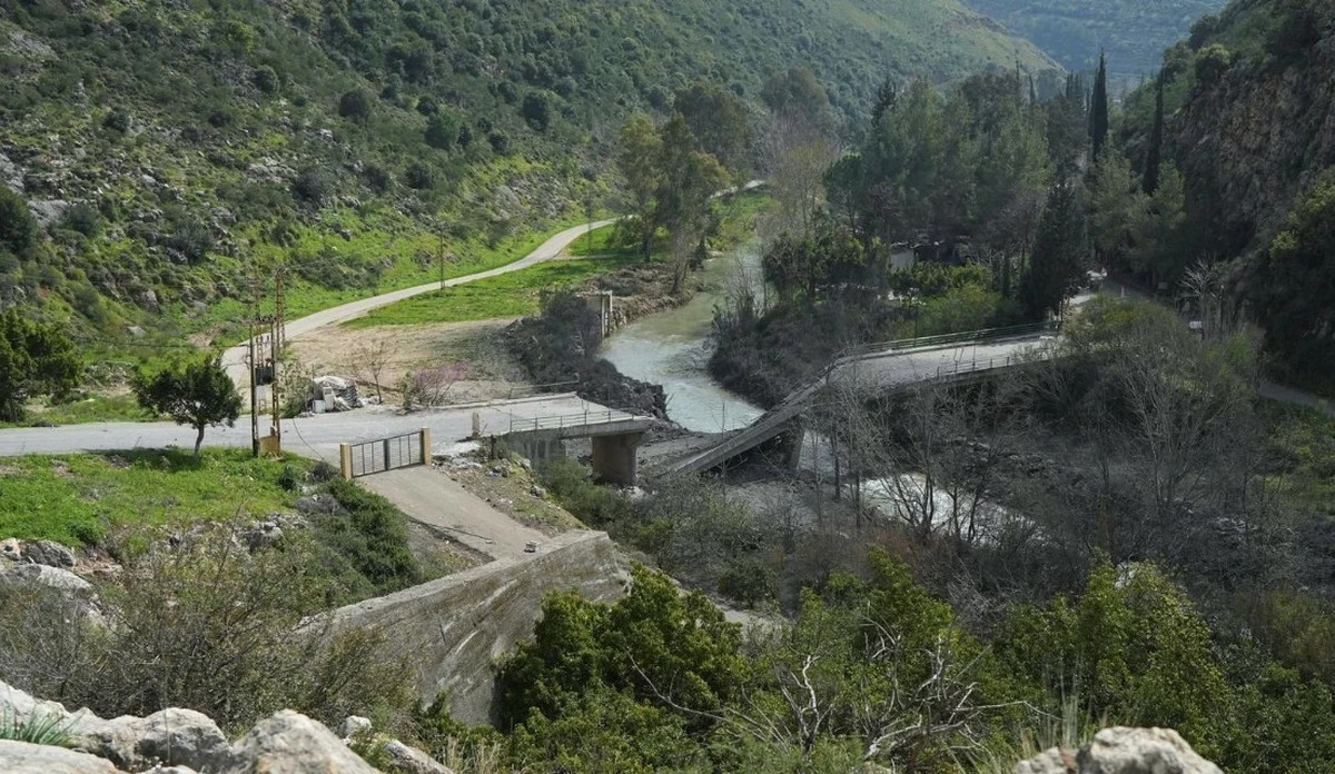 Israel Expands Lebanon Targets, Orders Strikes on Litani River Bridges