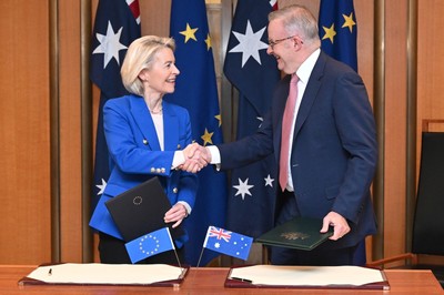 EU and Australia sign free trade pact and announce new defense partnership