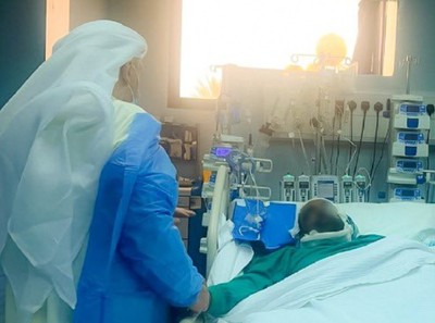 Kuwait Health Minister Visits Injured Security Personnel at Sabah Hospital