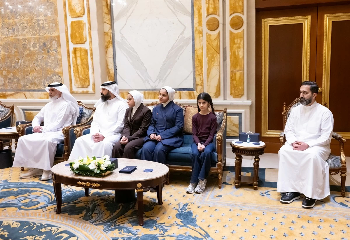 Kuwait Amir Honors Martyrs After Recent Attacks, Meets Their Families
