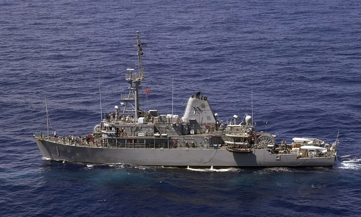 US Begins Mine-Clearing Operations in Strait of Hormuz as Destroyers Transit Key Waterway