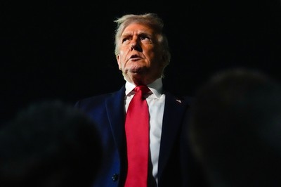 Trump Floats Naval Blockade on Iran, Targeting Oil Trade with China and India