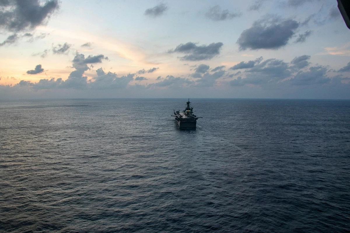 US Deploys 16 Warships in Middle East as Iran Blockade Plans Remain Unclear