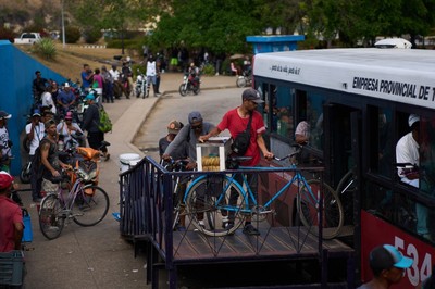 Underwater bus in Havana becomes the ride that matters during Cuba's fuel crisis