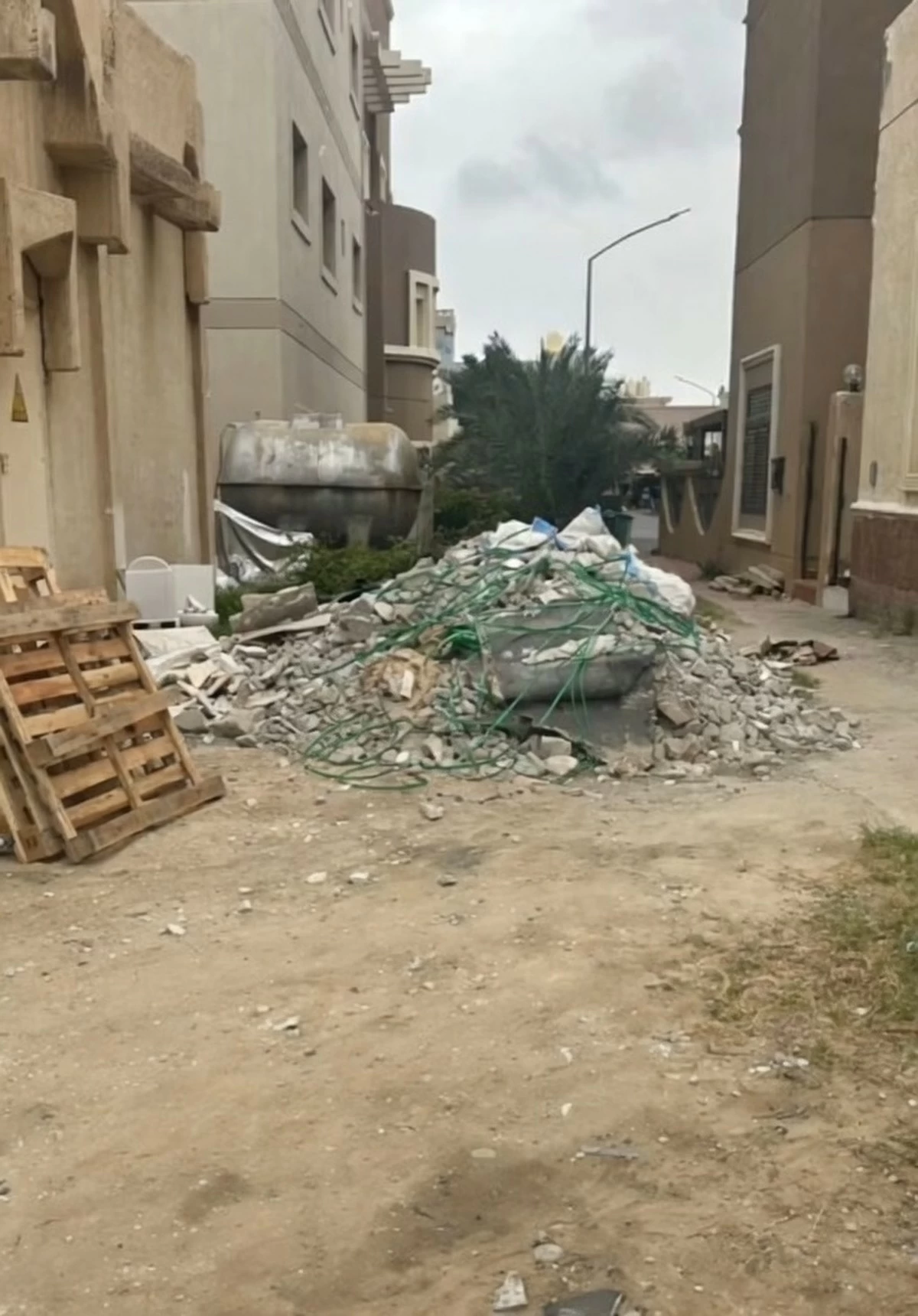 Kuwait Municipality Issues 128 Warnings in Ahmadi Inspection of Construction Sites