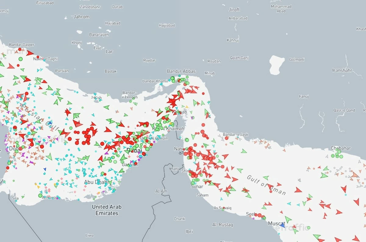 Tankers Exit Gulf via Hormuz as Iran Imposes Conditional Transit Rules