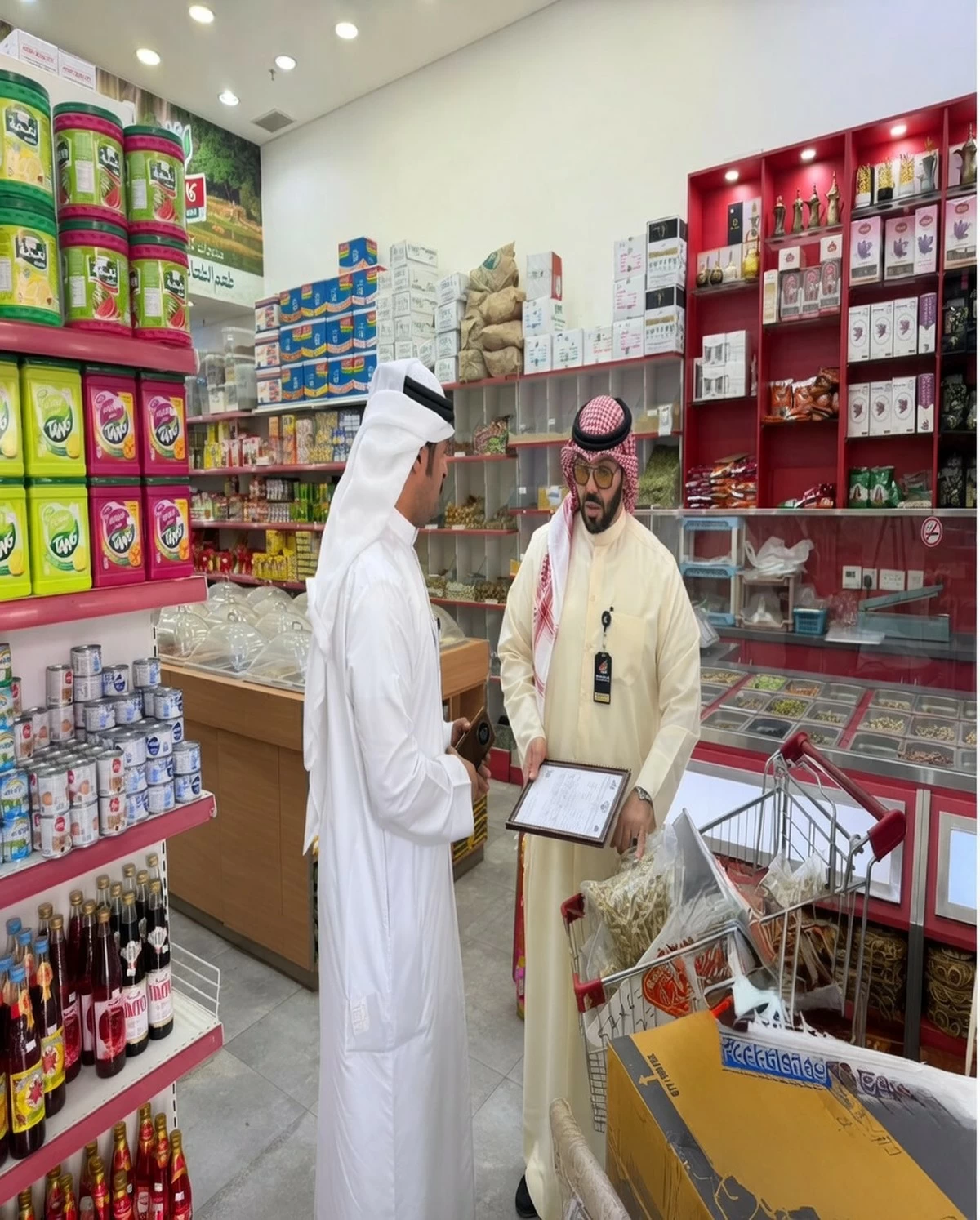 Shuwaikh Shops Caught in Crackdown Over Fraud and Pricing Violations