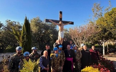 Italian PM Giorgia Meloni Praises Peacekeepers for Replacing Destroyed Crucifix in Southern Lebanon