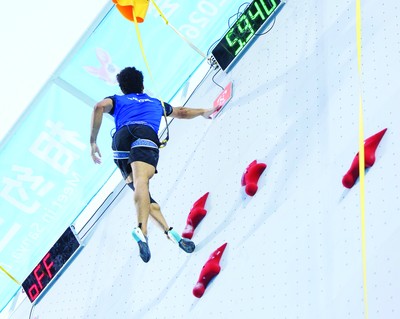 Al-Mari hails Kuwait athletes' performance at Asian Beach Games despite challenges