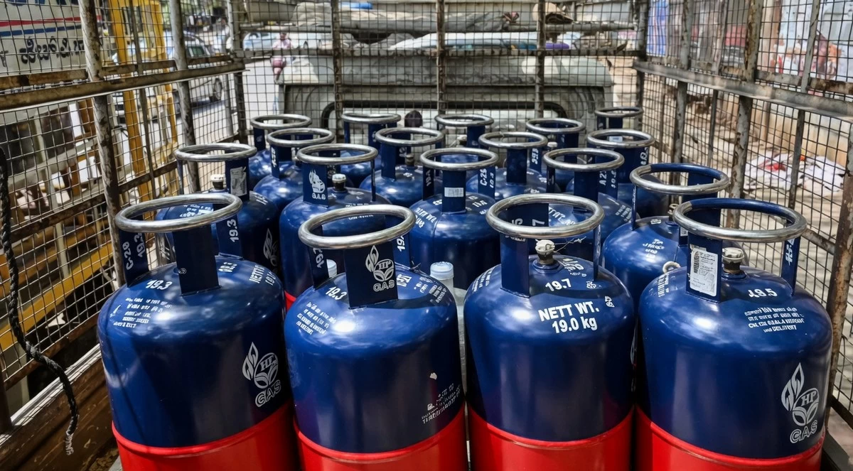 With Elections Over in India, Commercial LPG Prices Hiked; Restaurants and Small Businesses Hit