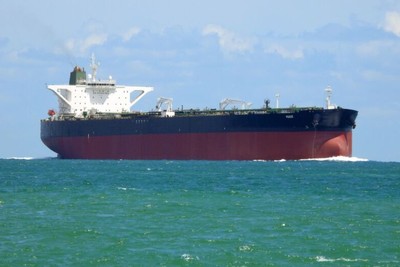 Iranian Crude Tanker Quietly Slips Through Monitoring, Evades Tracking Systems