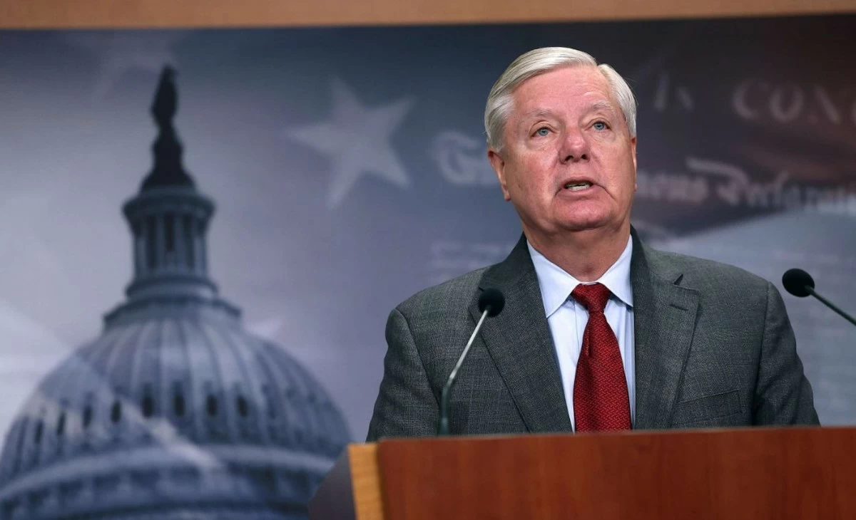 Graham Urges Trump to Strike Iran After Alleged Ceasefire Violation in Gulf