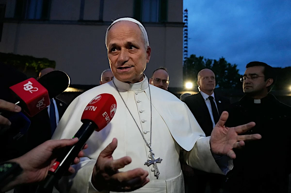 Pope Leo calls for peace, denies Trump&rsquo;s claims on Iran nuclear issue