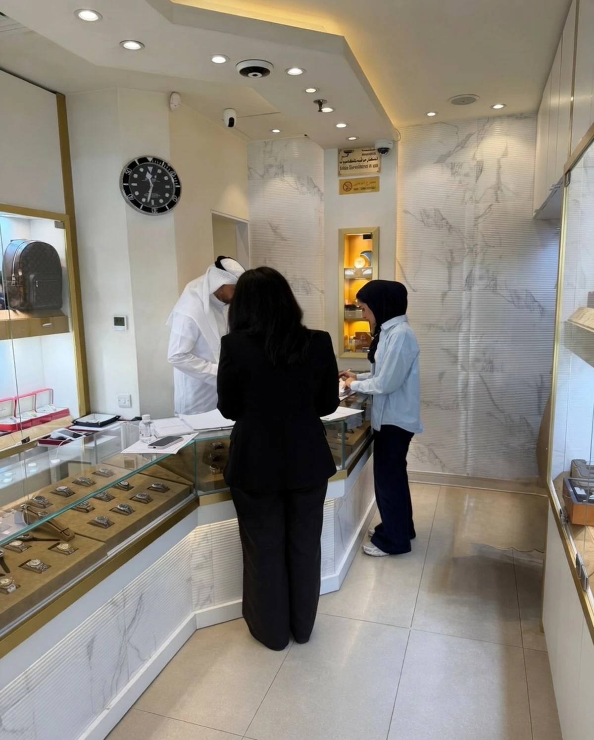Gold Shops in Kuwait's Mubarakiya Fined Over Money Laundering