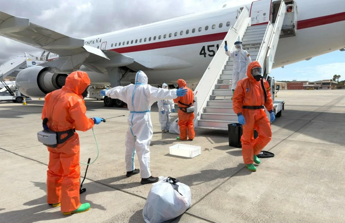 One Evacuee Diagnosed With Hantavirus, Second Passenger Shows Symptoms on Flight
