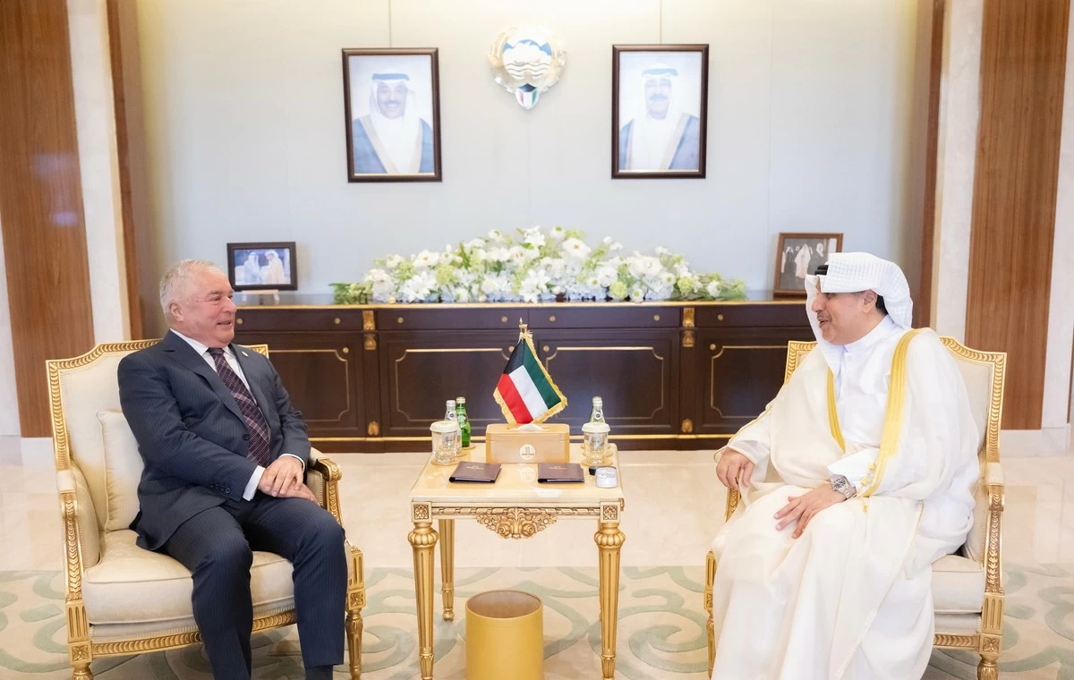 Amiri Diwan receives Tajikistan and Egyptian ambassadors