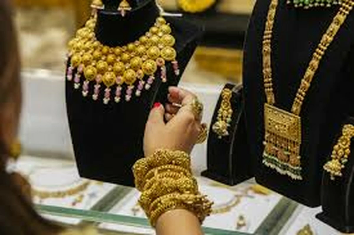 India Hikes Gold and Silver Import Duty to 15% to Support Falling Rupee, Curb Demand