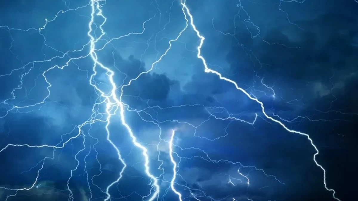 Heavy rain and lightning kill at least 96 people in northern India