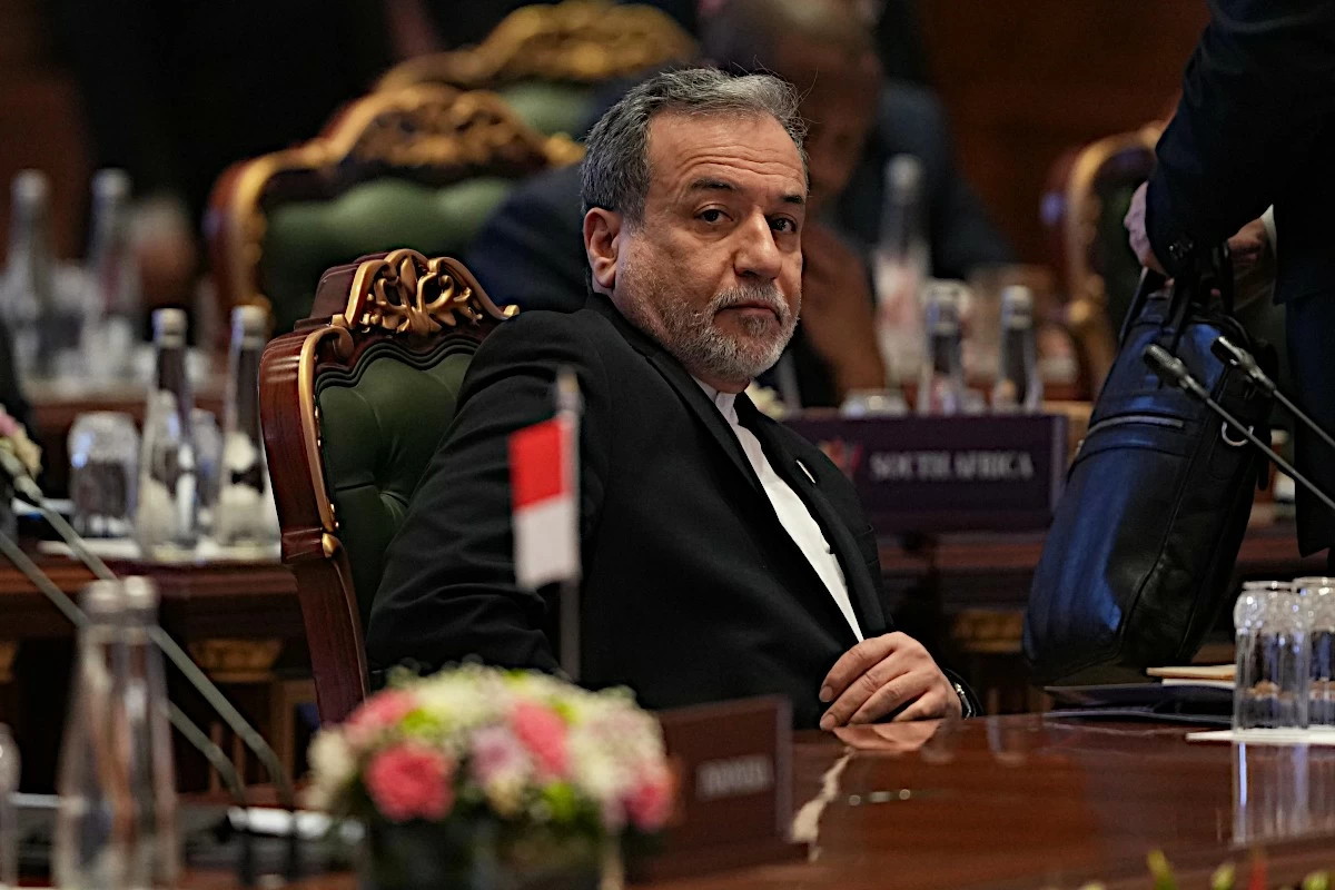 Iran's Foreign Minister Says Hormuz Not Closed, Allows Friendly Shipping Through Key Waterway