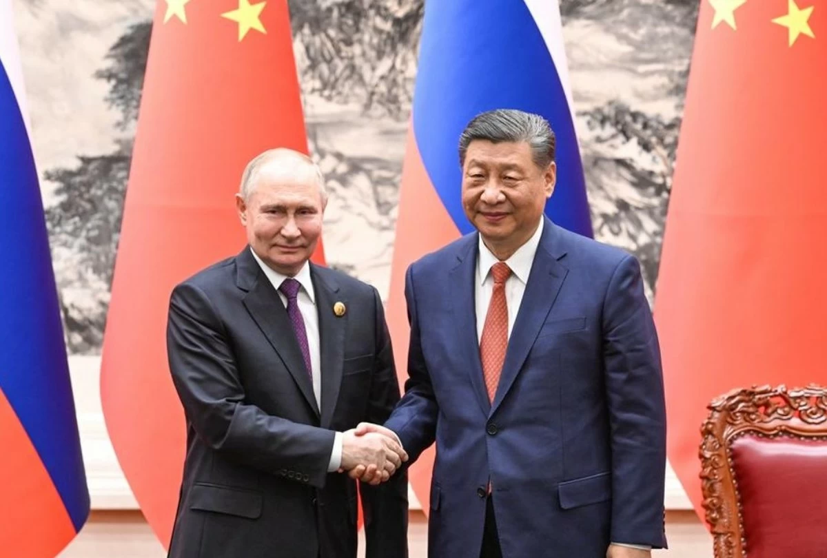 Xi calls for an immediate end to Middle East hostilities during meeting with Putin