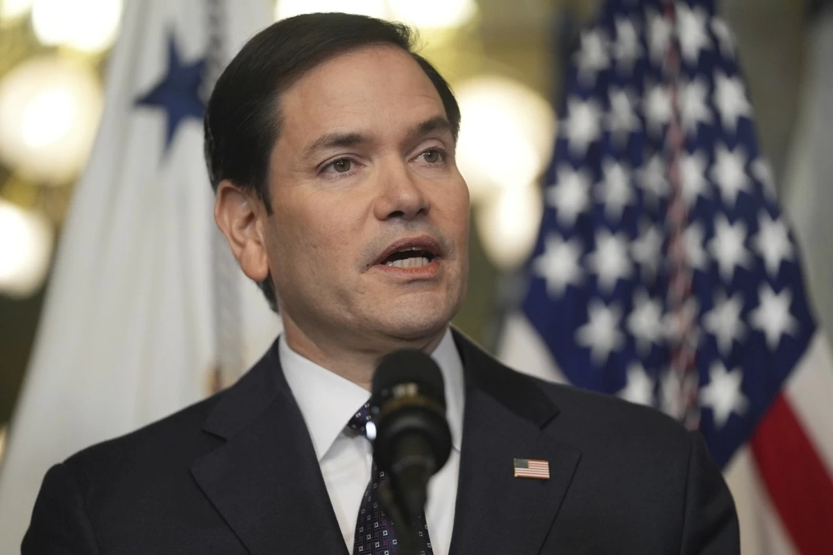 US Warns of &lsquo;Another Way&rsquo; If Iran Talks Fail, while Iranian Official Rejects Pressure Tactics