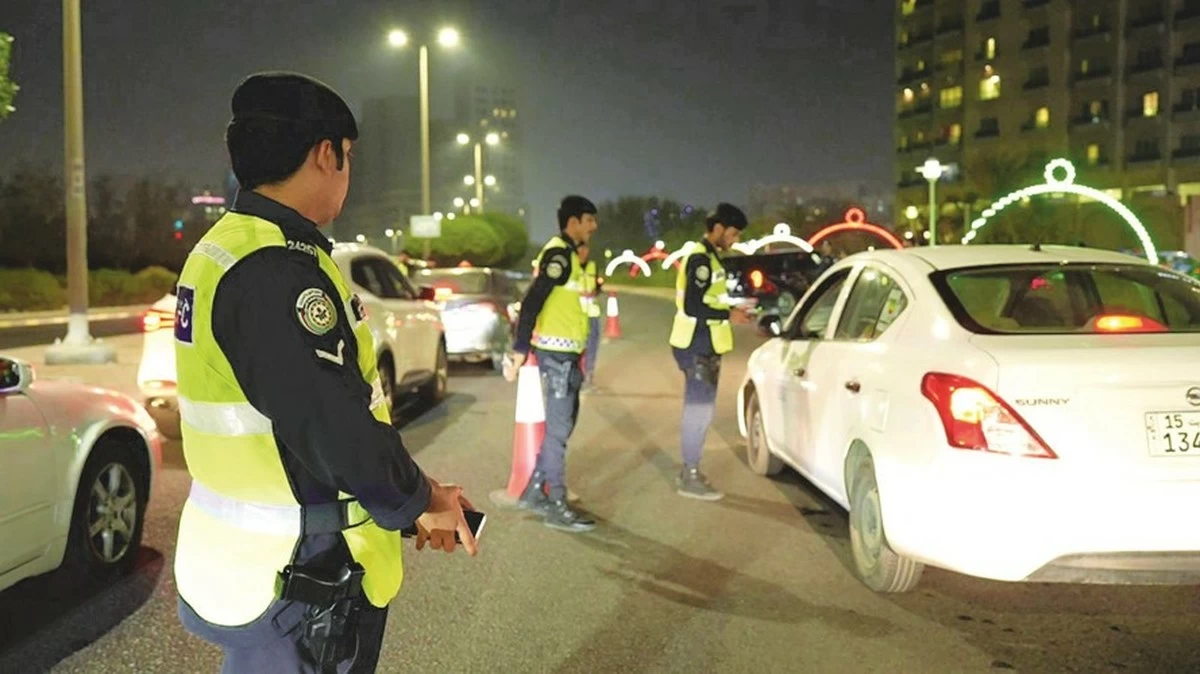 85 Expats and 111 Wanted Persons Nabbed in Kuwait Crackdown on Traffic Violations
