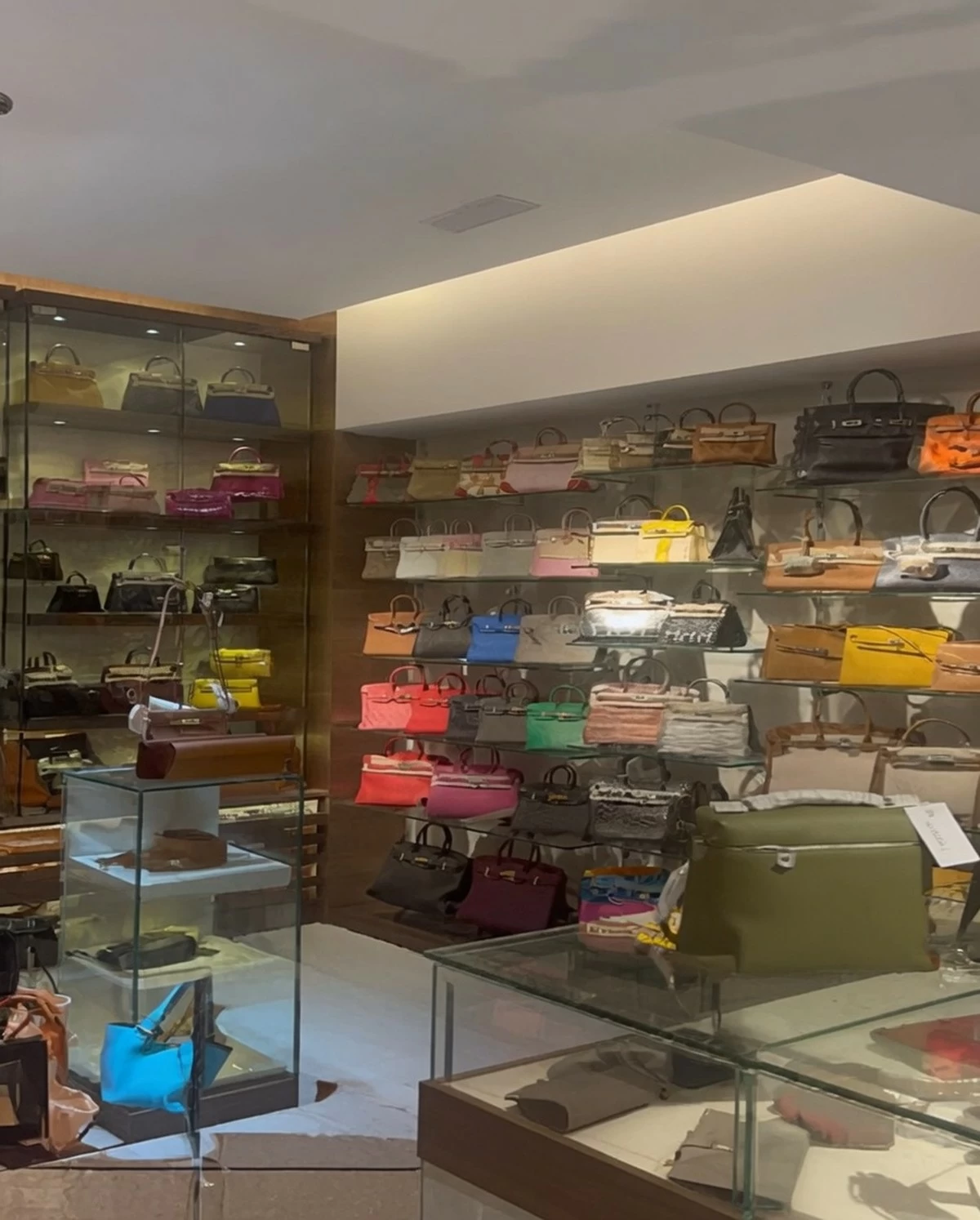 Kuwait Authorities Seize Over 6,000 Counterfeit Items in Salmiya Raid