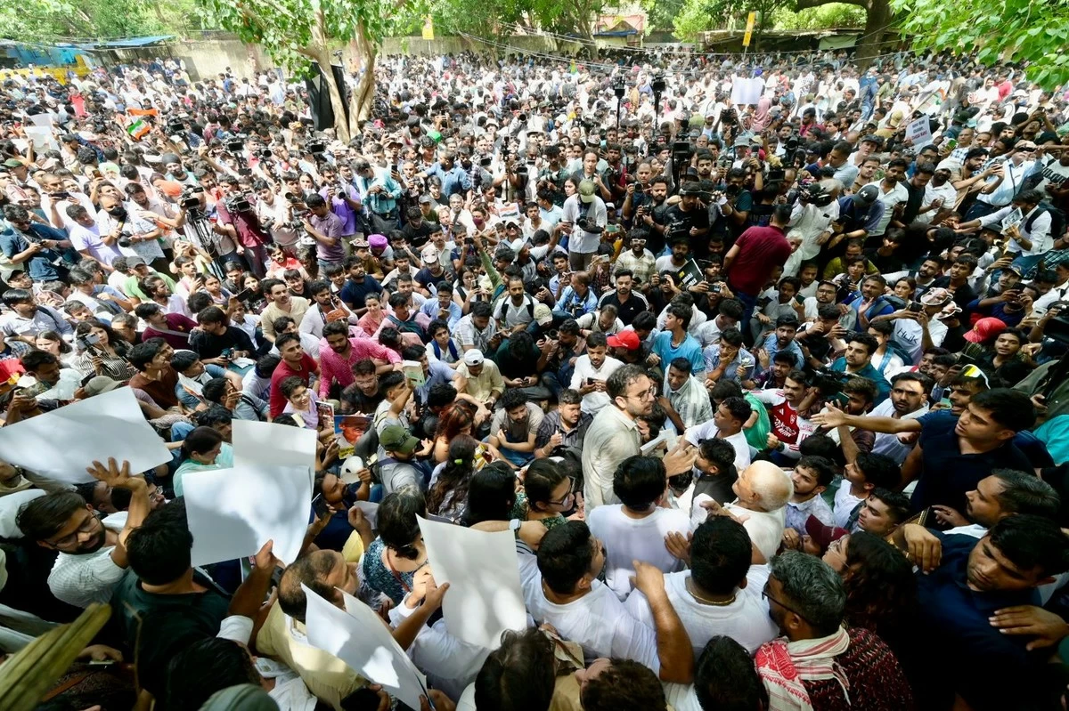 Gen Z Turns Viral &lsquo;Cockroach Party&rsquo; Meme Into First Major Street Protest in Delhi
