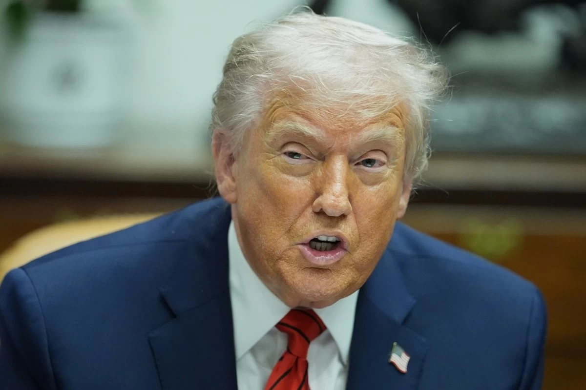 Trump Urges Iran to Stop Missile Fire and Return to Talks